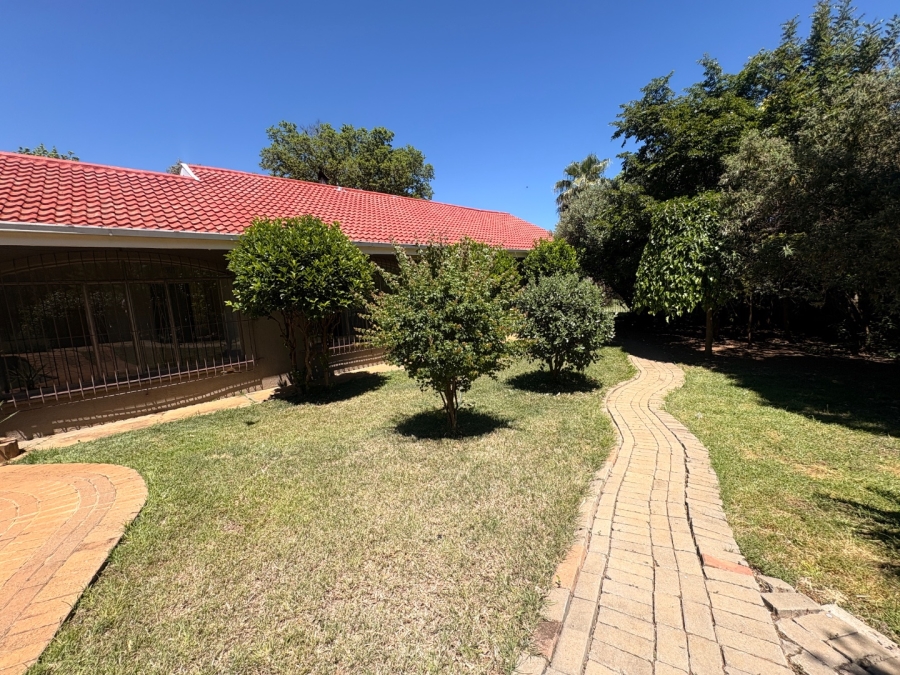 4 Bedroom Property for Sale in Flamwood North West